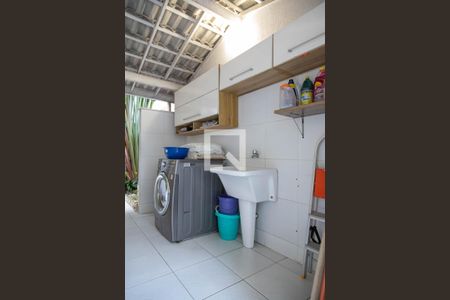 Casa de condomínio à venda com 280m², 4 quartos e 2 vagas Casa de condomínio à venda com 280m², 4 quartos e 2 vagasÁrea de serviço externa