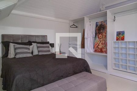 Casa de condomínio à venda com 280m², 4 quartos e 2 vagas Casa de condomínio à venda com 280m², 4 quartos e 2 vagasSuíte 3