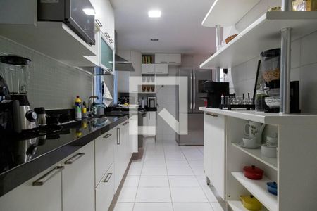 Casa de condomínio à venda com 280m², 4 quartos e 2 vagas Casa de condomínio à venda com 280m², 4 quartos e 2 vagasCozinha