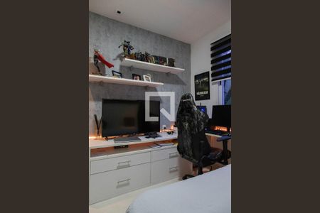 Casa de condomínio à venda com 280m², 4 quartos e 2 vagas Casa de condomínio à venda com 280m², 4 quartos e 2 vagasSuíte 1