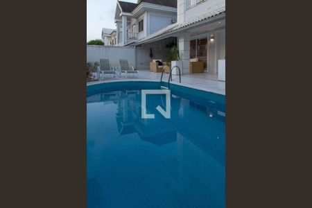 Casa de condomínio à venda com 280m², 4 quartos e 2 vagas Casa de condomínio à venda com 280m², 4 quartos e 2 vagasÁrea gourmet - piscina