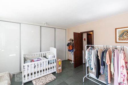 Casa à venda com 273m², 4 quartos e 2 vagasQuarto 1