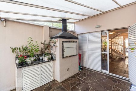 Casa à venda com 273m², 4 quartos e 2 vagasChurrasqueira