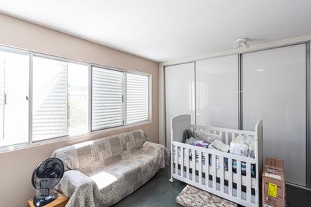 Casa à venda com 273m², 4 quartos e 2 vagasQuarto 1