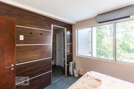 Casa à venda com 273m², 4 quartos e 2 vagasQuarto 4