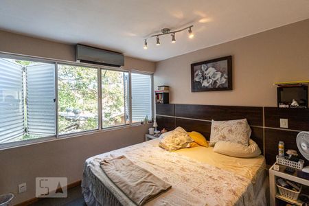 Casa à venda com 273m², 4 quartos e 2 vagasQuarto 4