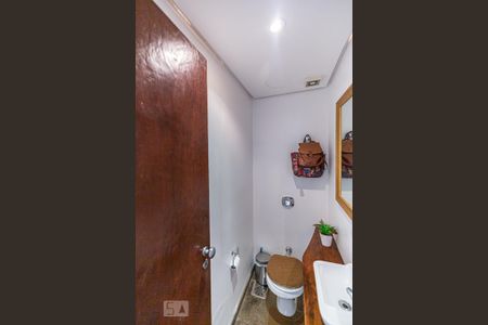 Casa à venda com 273m², 4 quartos e 2 vagasLavabo