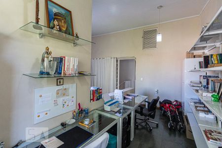 Casa à venda com 273m², 4 quartos e 2 vagasQuarto 2