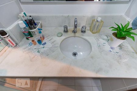 Casa à venda com 273m², 4 quartos e 2 vagasBanheiro