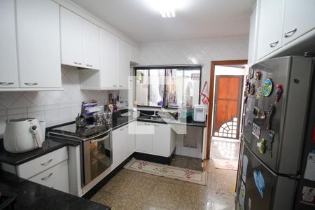 Casa de condomínio à venda com 232m², 4 quartos e 4 vagas Casa de condomínio à venda com 232m², 4 quartos e 4 vagasCozinha