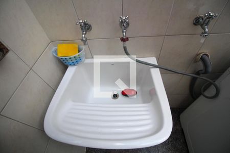 Casa de condomínio à venda com 232m², 4 quartos e 4 vagas Casa de condomínio à venda com 232m², 4 quartos e 4 vagasLavanderia (Torneira)