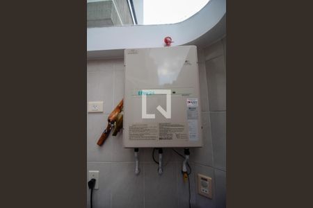 Casa de condomínio à venda com 232m², 4 quartos e 4 vagas Casa de condomínio à venda com 232m², 4 quartos e 4 vagasLavanderia