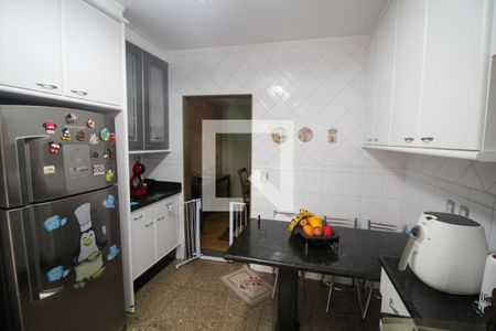 Casa de condomínio à venda com 232m², 4 quartos e 4 vagas Casa de condomínio à venda com 232m², 4 quartos e 4 vagasCozinha