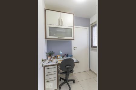 Apartamento à venda com 98m², 3 quartos e 2 vagasQuarto Serviço