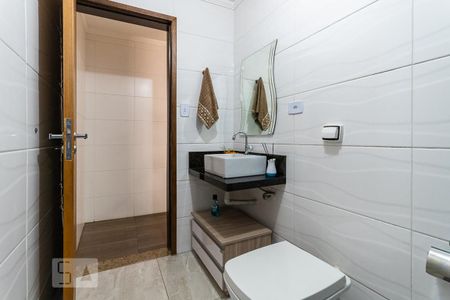 Casa à venda com 150m², 3 quartos e 2 vagasBanheiro 