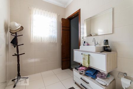 Casa à venda com 150m², 3 quartos e 2 vagasBanheiro suíte 