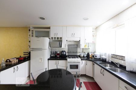 Casa à venda com 230m², 3 quartos e 1 vaga Casa à venda com 230m², 3 quartos e 1 vagaCozinha