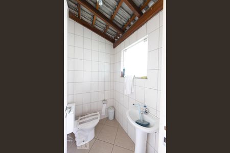 Casa à venda com 230m², 3 quartos e 1 vaga Casa à venda com 230m², 3 quartos e 1 vagaBanheiro de Serviço