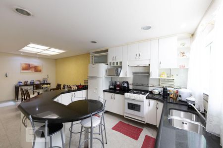 Casa à venda com 230m², 3 quartos e 1 vaga Casa à venda com 230m², 3 quartos e 1 vagaCozinha