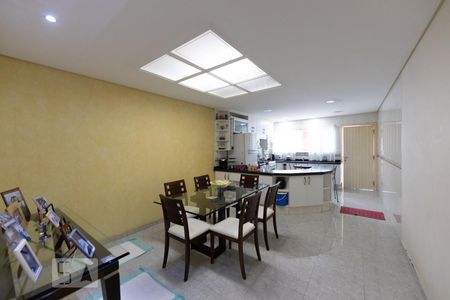 Casa à venda com 230m², 3 quartos e 1 vaga Casa à venda com 230m², 3 quartos e 1 vagaCozinha