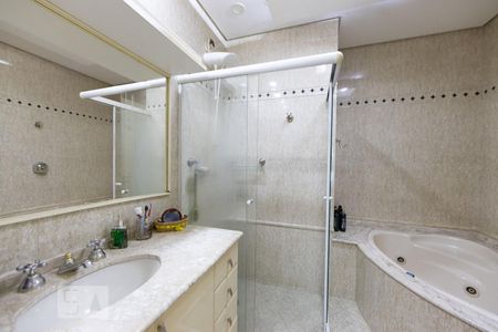 Casa à venda com 230m², 3 quartos e 1 vaga Casa à venda com 230m², 3 quartos e 1 vagaBanheiro Suite