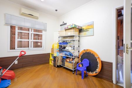 Casa à venda com 252m², 4 quartos e 2 vagasQuarto 1