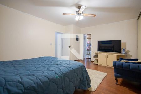 Casa à venda com 252m², 4 quartos e 2 vagasSuíte