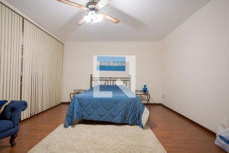 Casa à venda com 252m², 4 quartos e 2 vagasSuíte