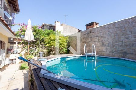 Casa à venda com 252m², 4 quartos e 2 vagasPiscina