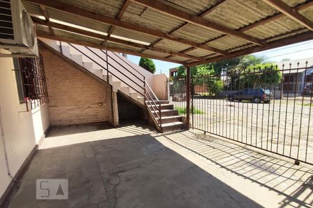 Casa à venda com 250m², 6 quartos e 4 vagas Casa à venda com 250m², 6 quartos e 4 vagasGaragem