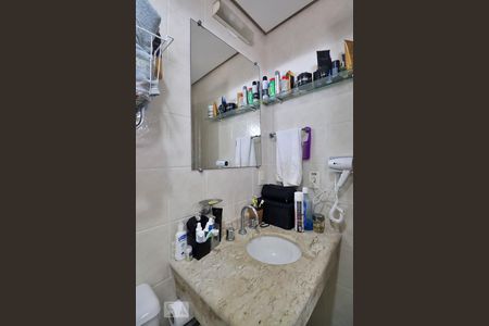 Banheiro de apartamento à venda com 1 quarto, 44m² em Centro, Santo André