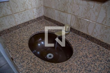 Casa para alugar com 220m², 3 quartos e 2 vagasBanheiro social