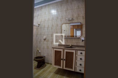Casa para alugar com 220m², 3 quartos e 2 vagasBanheiro da suíte 1