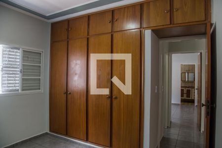 Casa para alugar com 220m², 3 quartos e 2 vagasQuarto