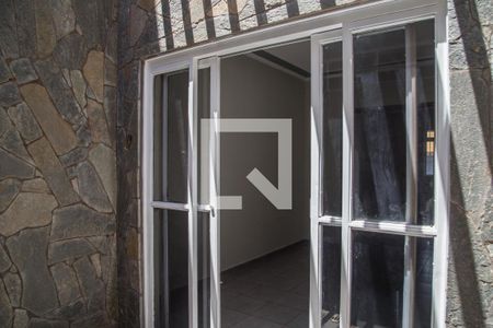 Casa para alugar com 220m², 3 quartos e 2 vagasClarabóia