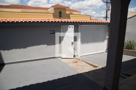 Casa para alugar com 220m², 3 quartos e 2 vagasVista da janela da sala