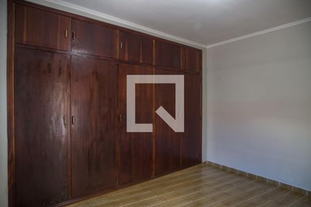 Casa para alugar com 220m², 3 quartos e 2 vagasSuíte 2
