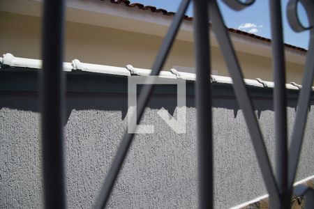 Casa para alugar com 220m², 3 quartos e 2 vagasVista da janela do quarto