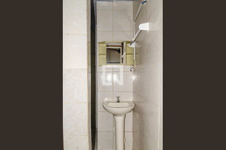 Banheiro de kitnet/studio à venda com 1 quarto, 18m² em Centro Histórico, Porto Alegre