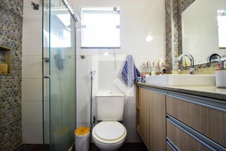 Banheiro da Suíte de casa de condomínio à venda com 3 quartos, 132m² em Lins de Vasconcelos, Rio de Janeiro