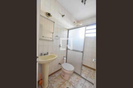 Casa para alugar com 250m², 2 quartos e 2 vagasBanheiro de Serviço