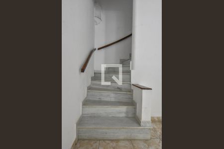Escada de casa para alugar com 2 quartos, 250m² em Campo Belo, São Paulo