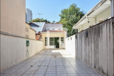 Casa para alugar com 250m², 2 quartos e 2 vagasQuintal