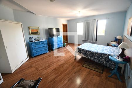 Casa à venda com 250m², 3 quartos e 4 vagasSuíte 3