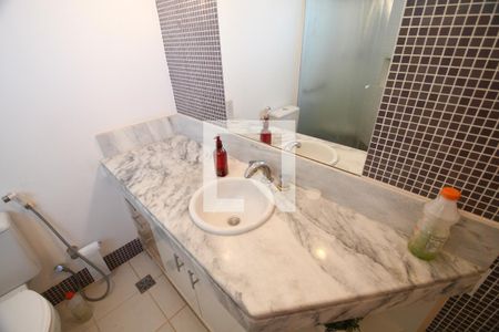 Casa à venda com 250m², 3 quartos e 4 vagasBanheiro da Suíte 1