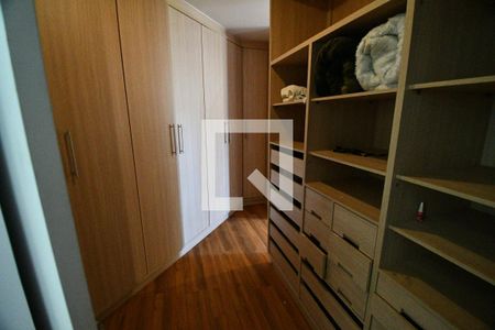 Casa à venda com 250m², 3 quartos e 4 vagasSuíte 2