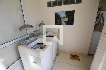 Casa à venda com 250m², 3 quartos e 4 vagasÁrea de Serviço