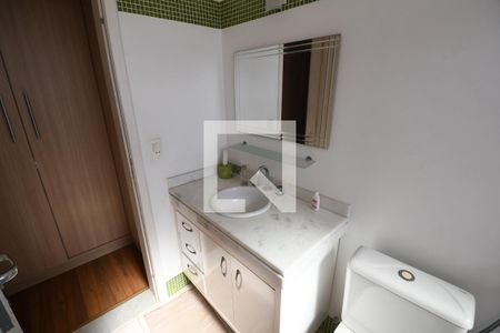 Casa à venda com 250m², 3 quartos e 4 vagasBanheiro da Suíte 2