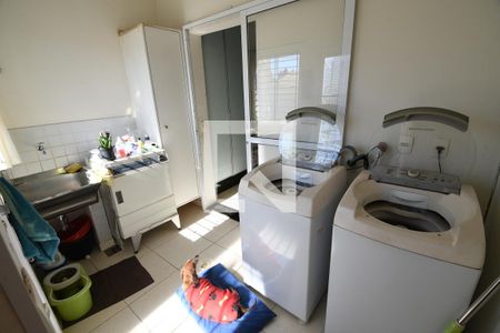 Casa à venda com 250m², 3 quartos e 4 vagasÁrea de Serviço