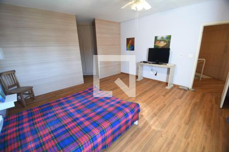 Casa à venda com 250m², 3 quartos e 4 vagasSuíte 2